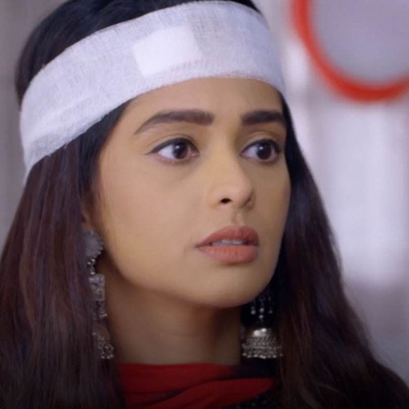 Brachi is afraid from her mother Pragya's because she saw Ranbir in he
