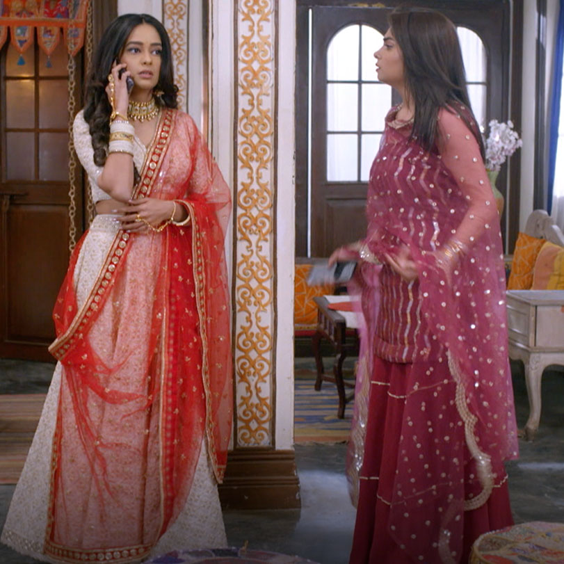 Prachi worries about her mother and tries to reach her, will she succe