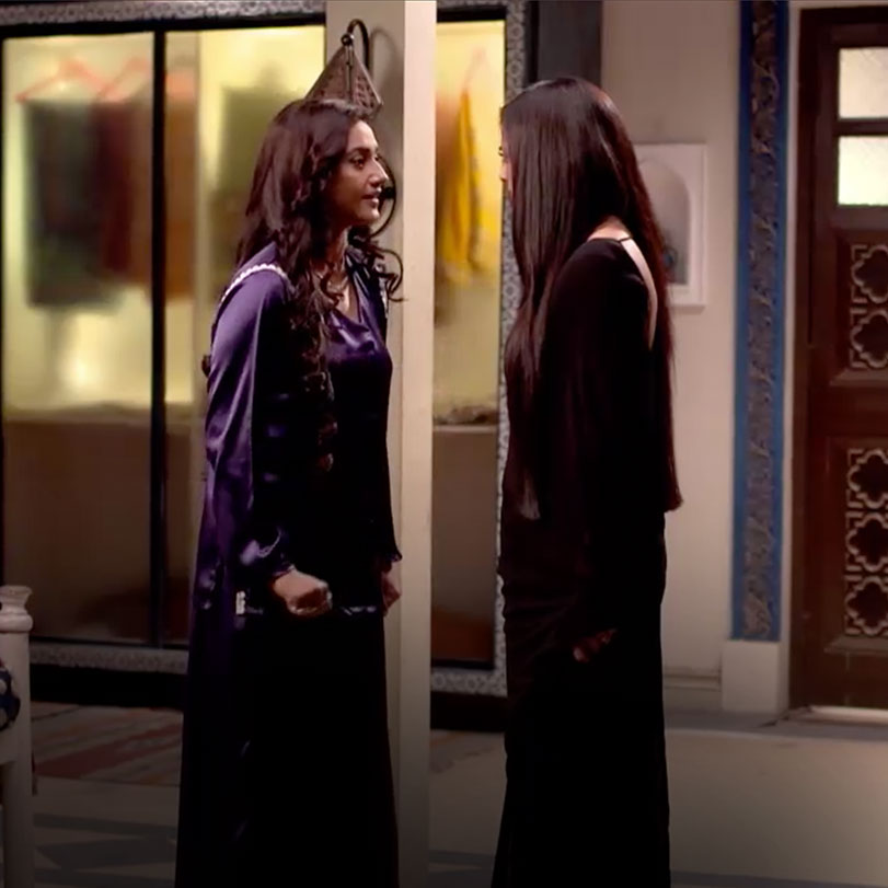 Komal is tricking Thakur's family and is planning to harm them with th