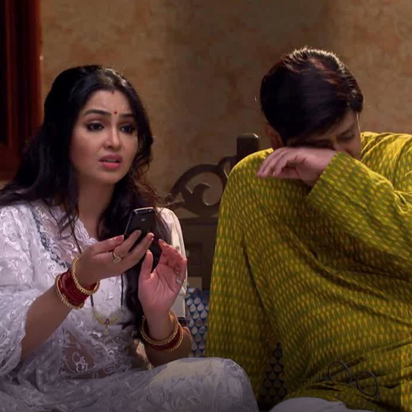 Angori complains to her mother-in-law about Tiwari.