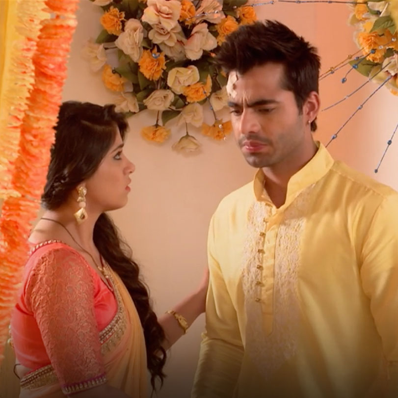 Ajay tries to remember what happened to him and Sanjana tries to take 