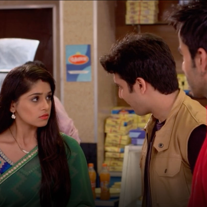 Arjun Surprised  Binati and asks her to  marry him in front of Jay.