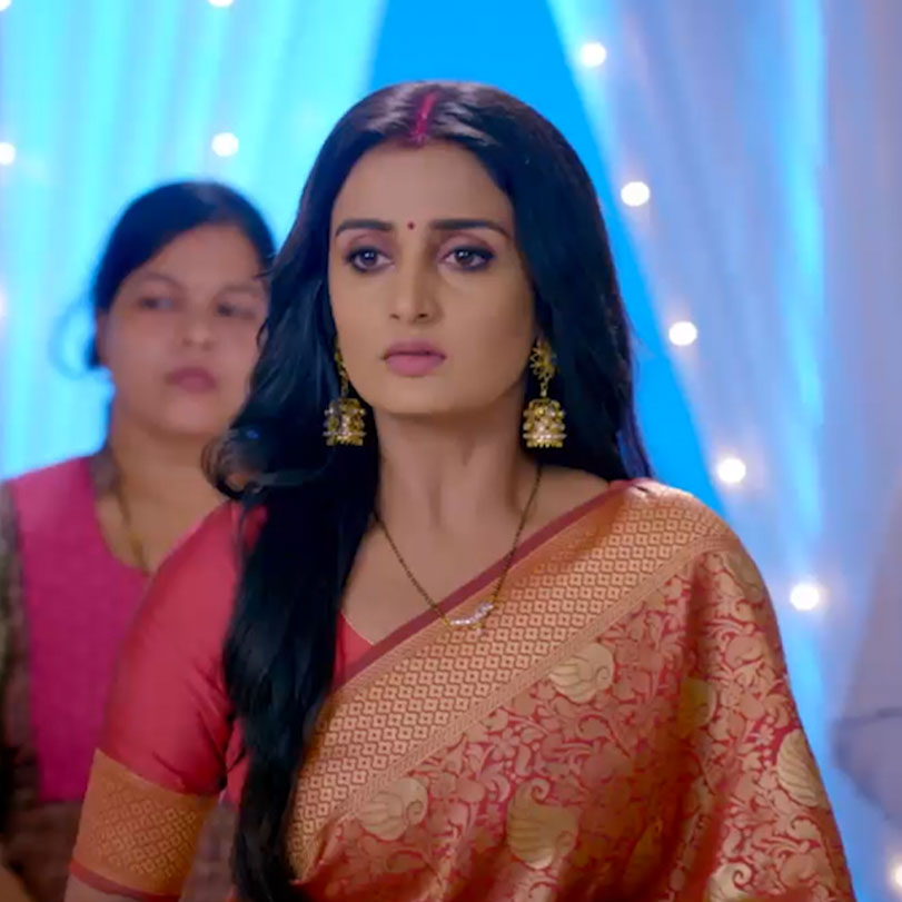 Urmila shocks everyone with the truth and makes Ramesh apologies to Ve