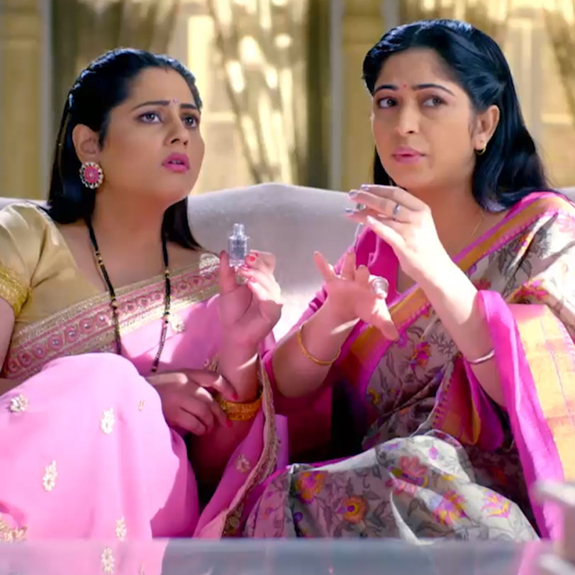 Vedant breaks the news of Purva’s pregnancy to the family, some of the