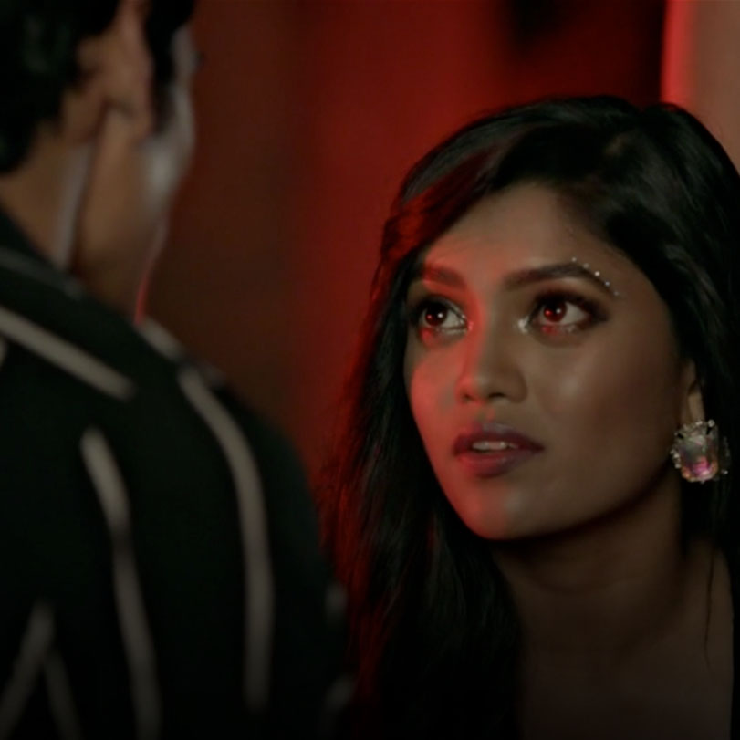 Jackie tells Aarav the truth. Yesha tries to escape but bumps into a f