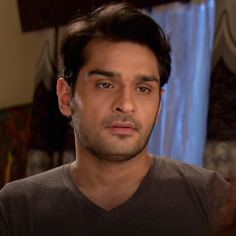 Siddhart is trying to tell Shabnam that he is alive to make her afraid