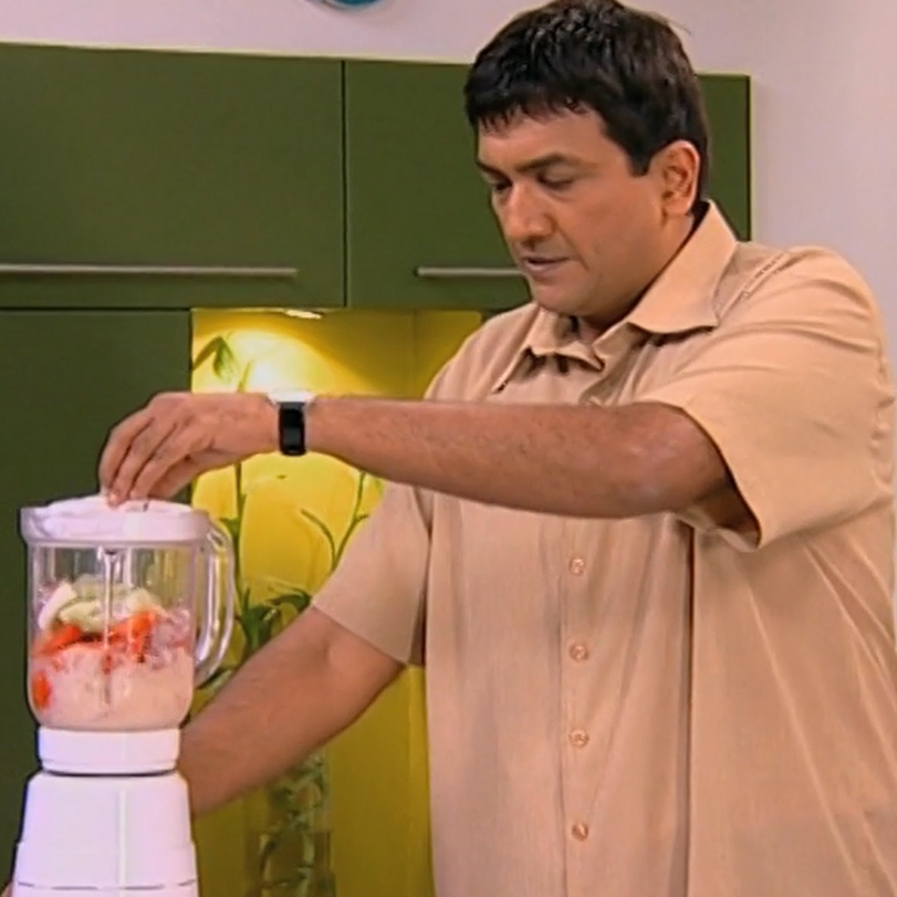 Today Indian Chef Sanjeev Kapoor will teach us how to prepare cold gaz