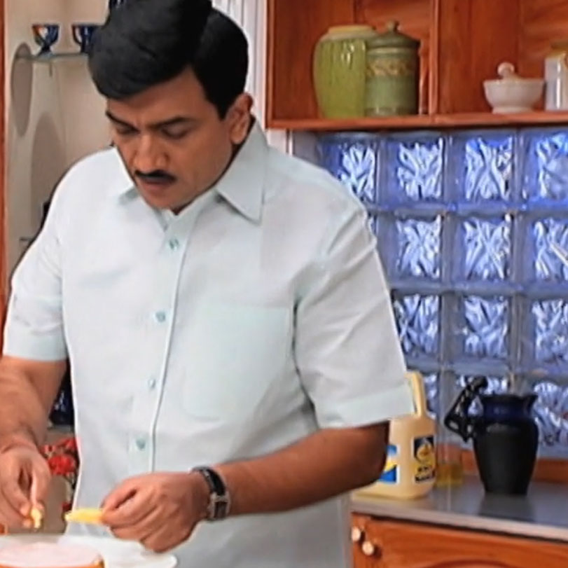 watch the episode to prepare the fruits and fruits pizza.