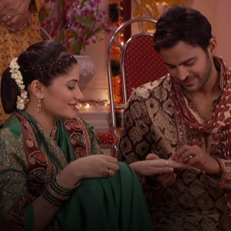 Teju mingles with everybody in Rana’s family and soon becomes everyone