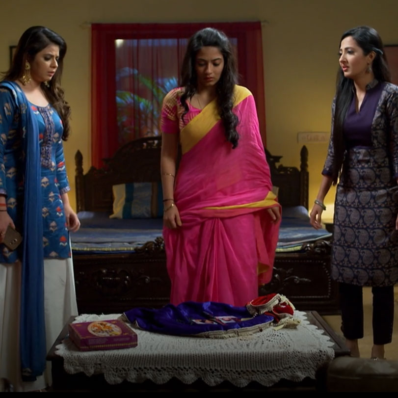 Zoya still creating troubles while karina trying her best to live as a