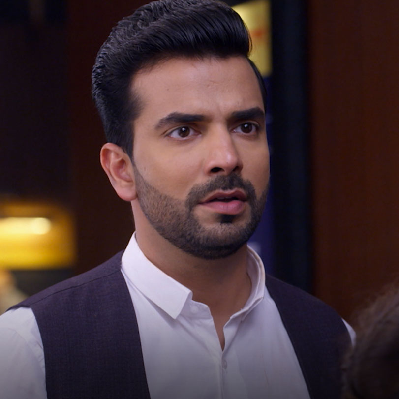 Rishab cancels his trip and goes to rescue Brita from jail