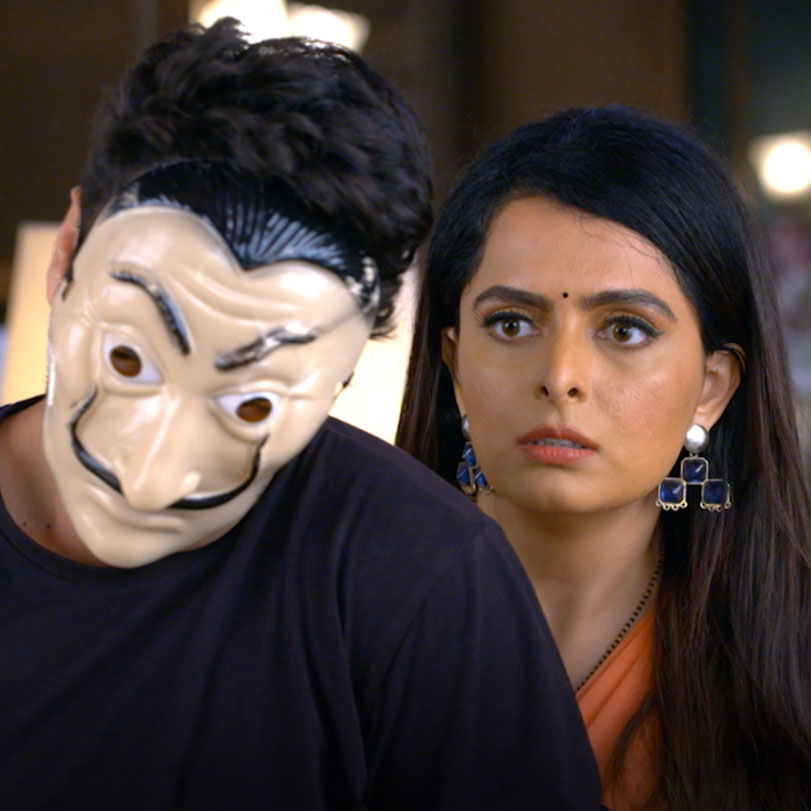 The family catches the kidnapper, and it turns out that its Rana. Rana