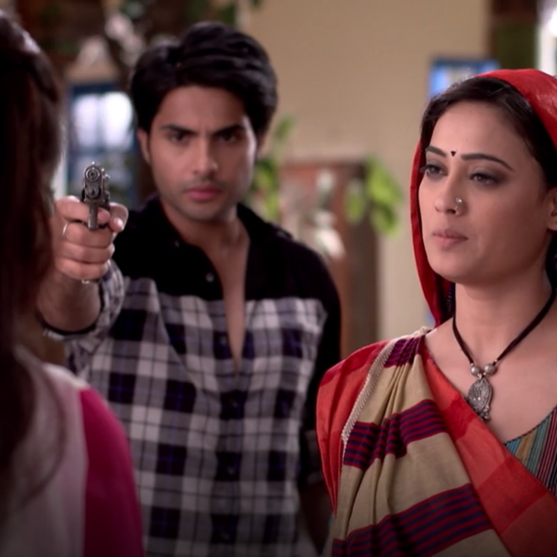 Bendia confesses to her son her intentions towards Ananya and plans to