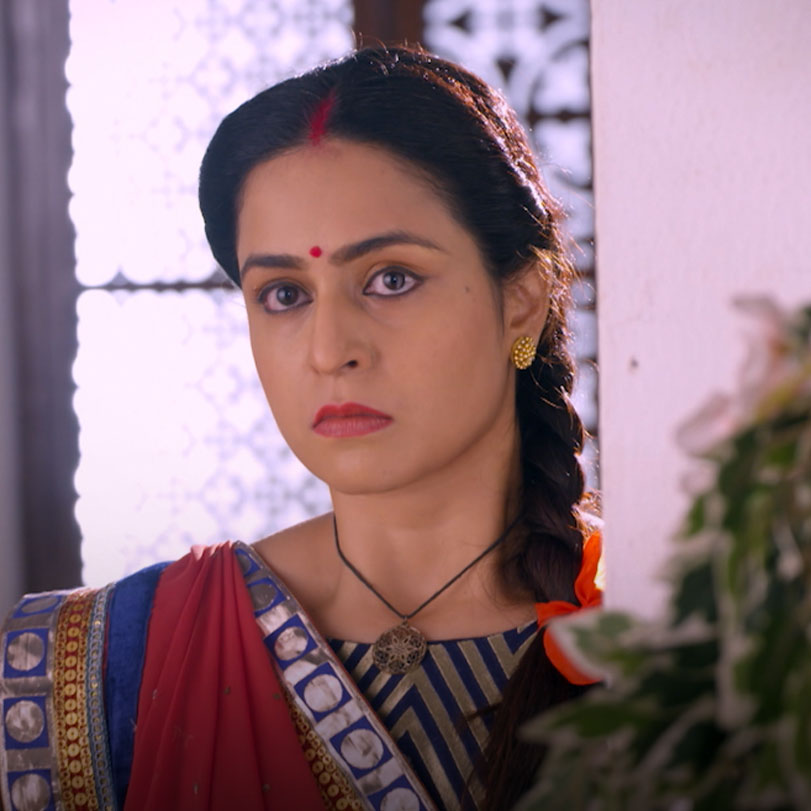 Guddan calls Saraswati and tells her that she has proof that she has k
