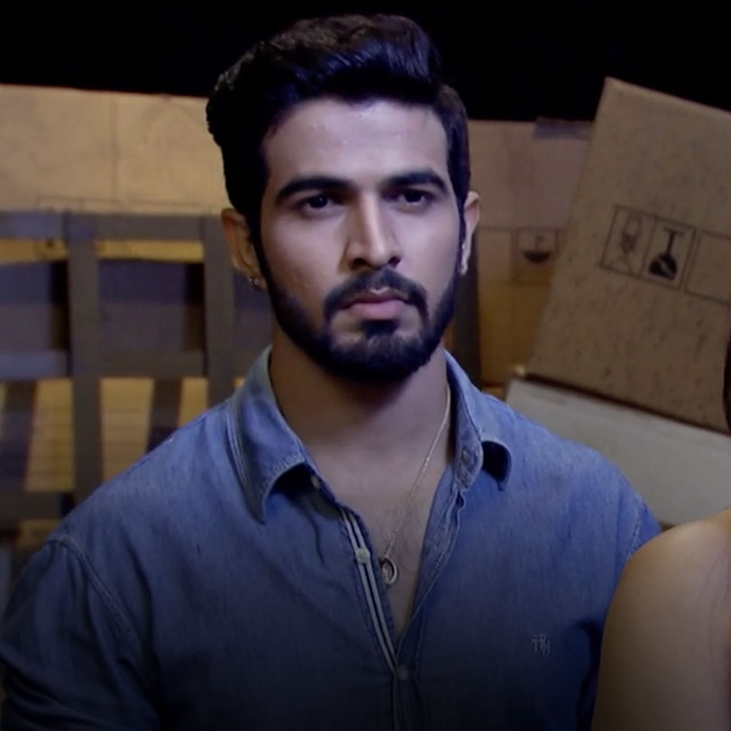 Devjani breaks in Dailan's room secretly to confess her love for him