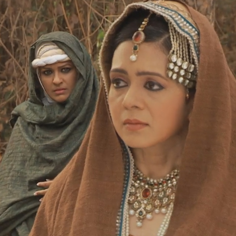 Jalal makes an effort in regaining his love back, but Jodha does not s