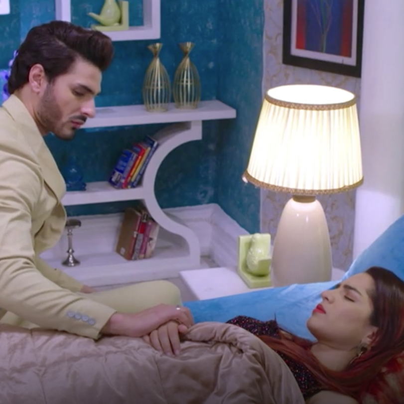 Aliya tries to commit suicide because Purab is far from her and tries 