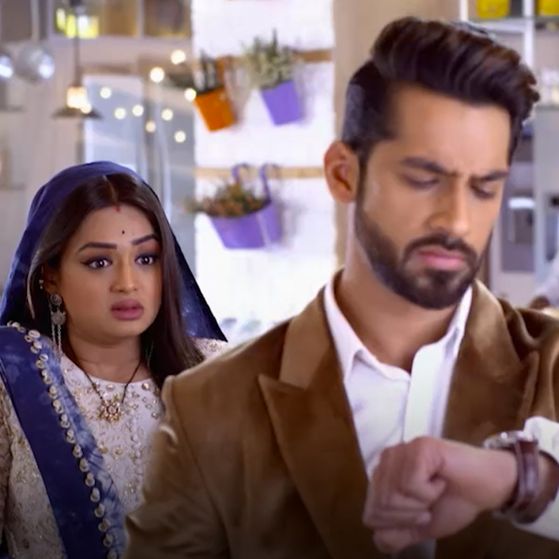 Mehak agrees to work for Shaurya’s restaurant. Aarchie runs Neev over 
