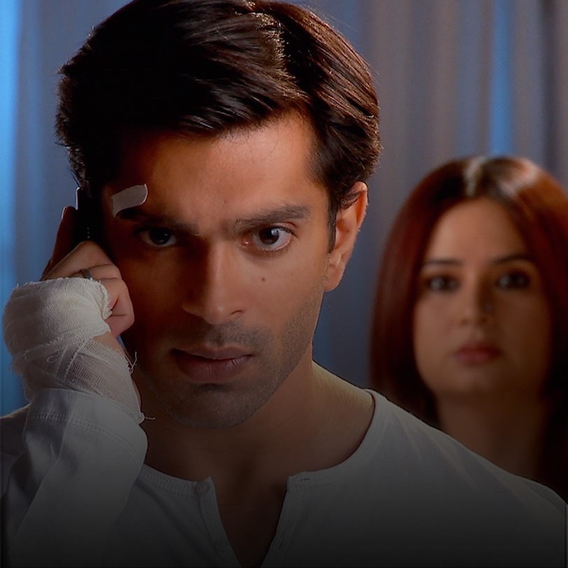 Asad realizes he has misjudged Zoya after she gets abducted.