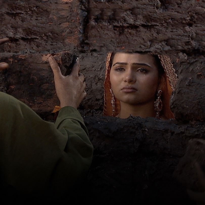Moti reveals the truth about Adham to the Emperor, Jalal.