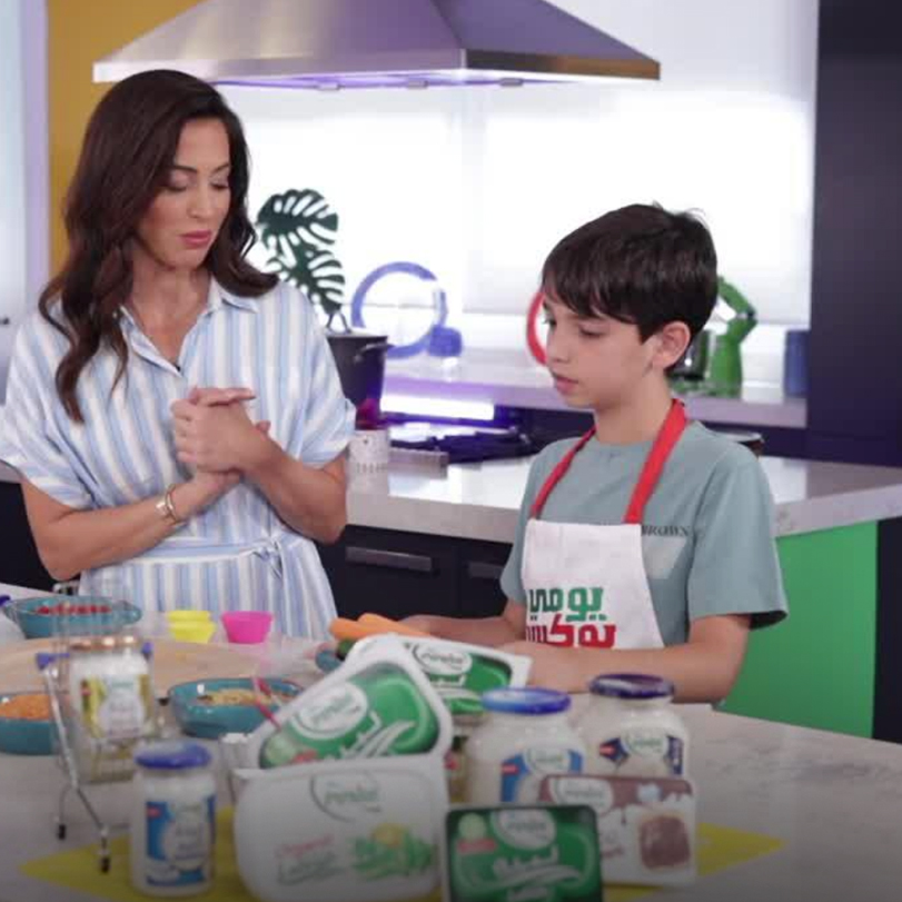 Malik prepares the lunch box and diversifies it using Pinar labneh wit