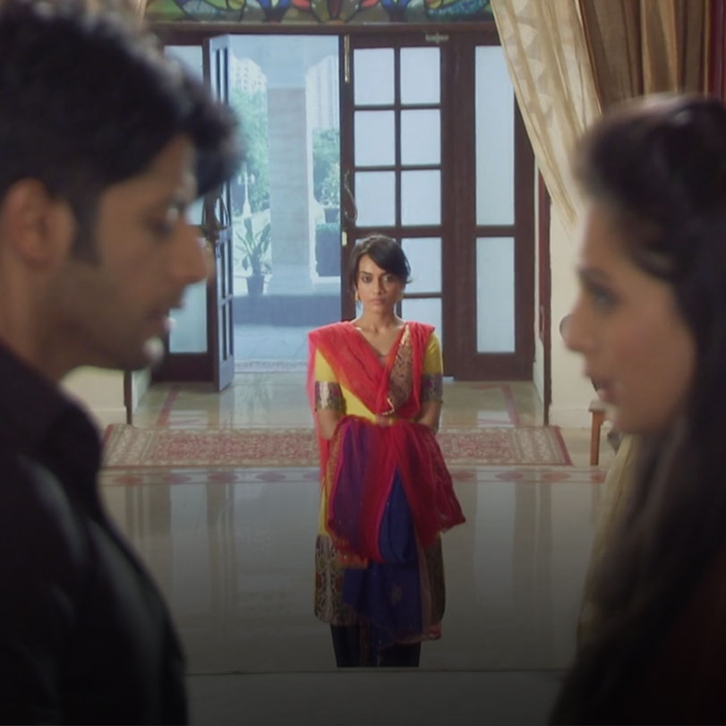 Tanveer succeeds in setting her plan. Also, Sanam gets puzzled after w