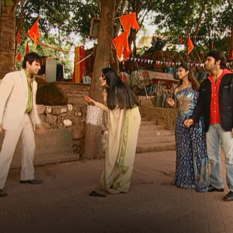 Bharat finally reveals to Sindoora that he is aware of all her bad dee