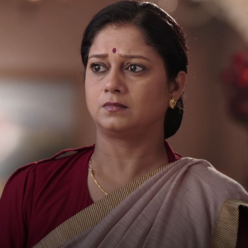 The queen Baadi tells Gayatri the truth and her plans.