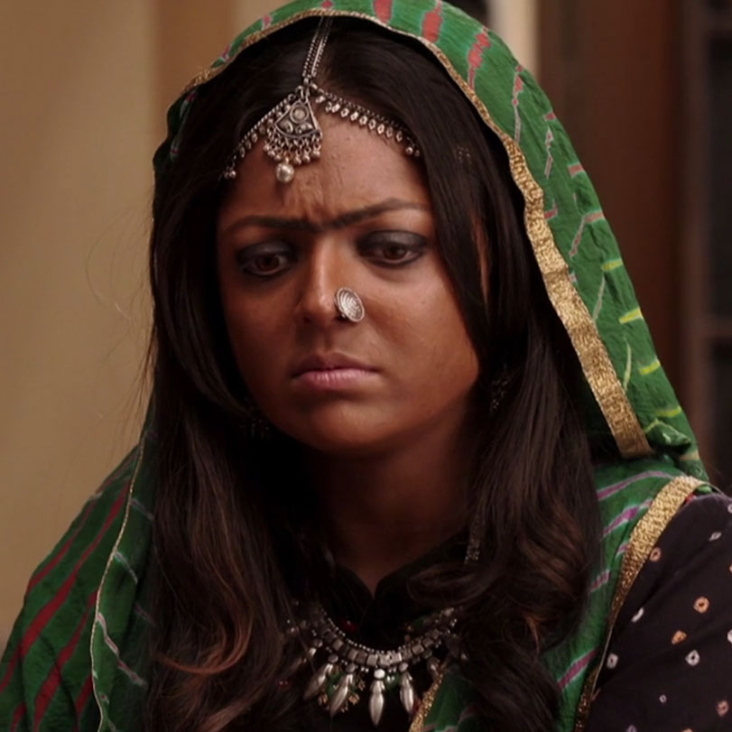 Gayatri reveals the truth to Indra. Will she become the queen again?