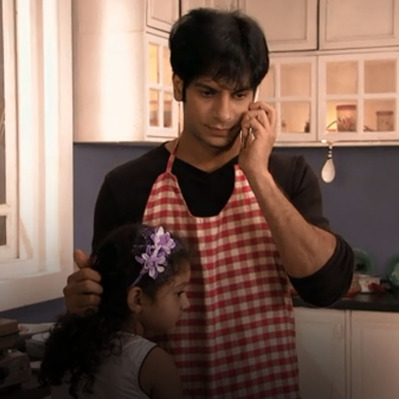 Naren cancels a very important business trip because of Aashi. How wil