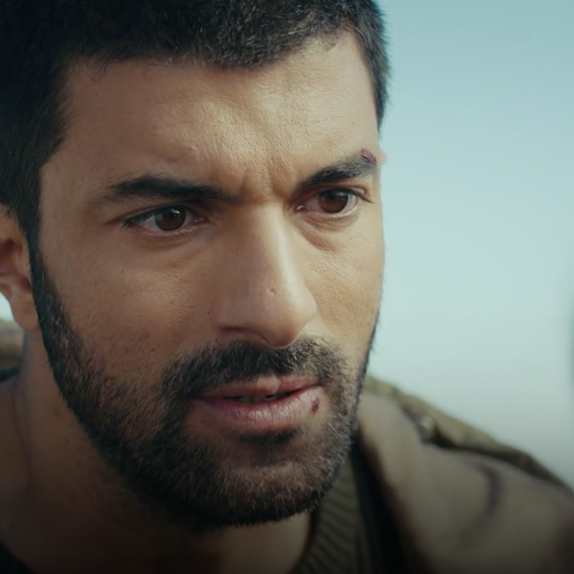 The brightest stars of Turkish drama, Neslhan and Engin meet in an imp