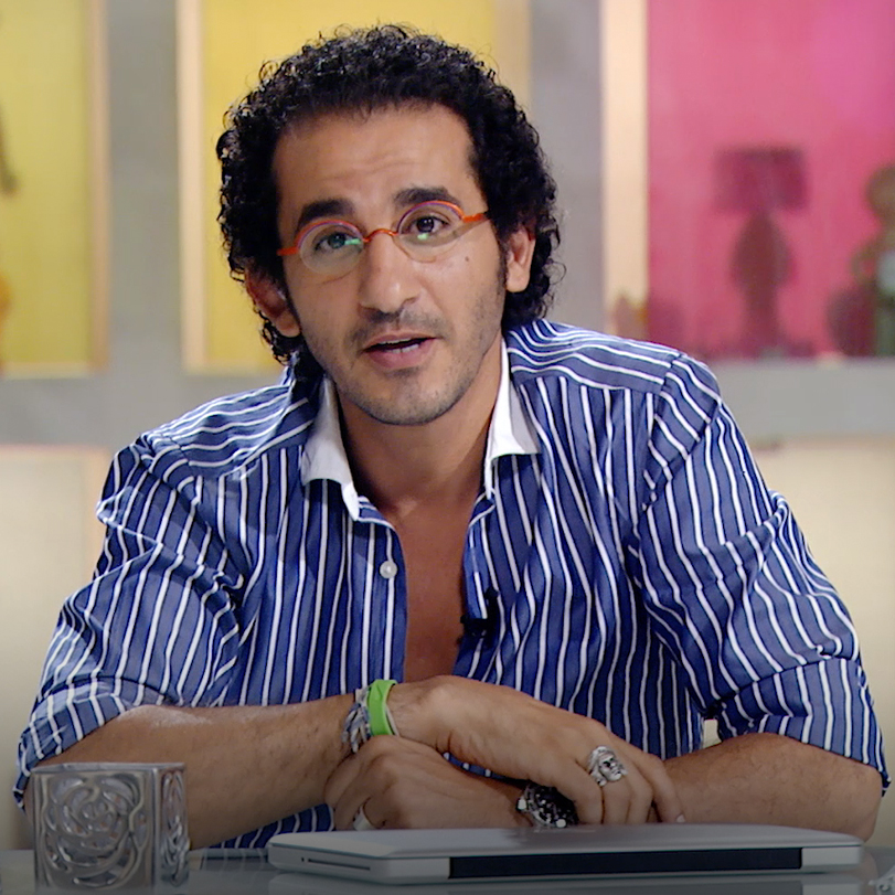 Ahmad Helmy hosts Zeina on his talk show, Shwayet Eyal
