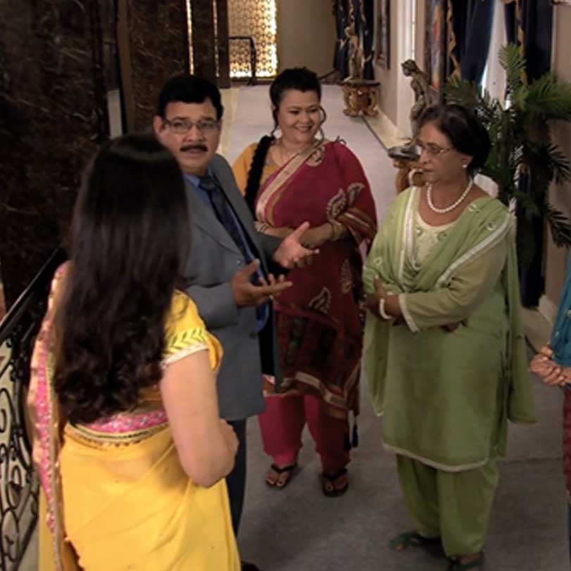   Pragya discovers that her mother’s business is in real danger.