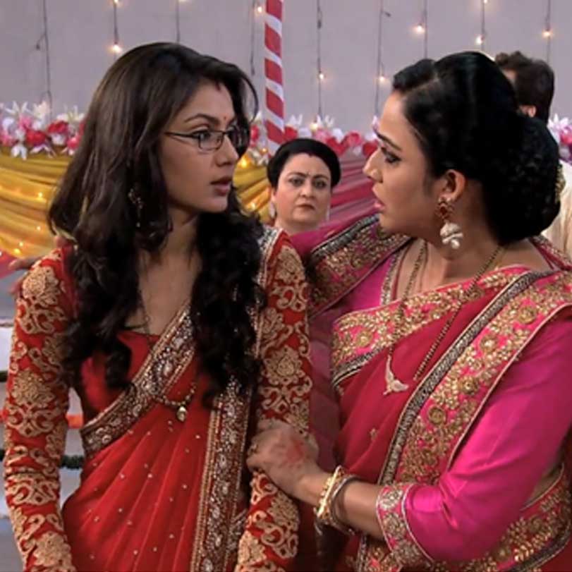 Tanu accuses Pragya of trying to steal the man she loves.