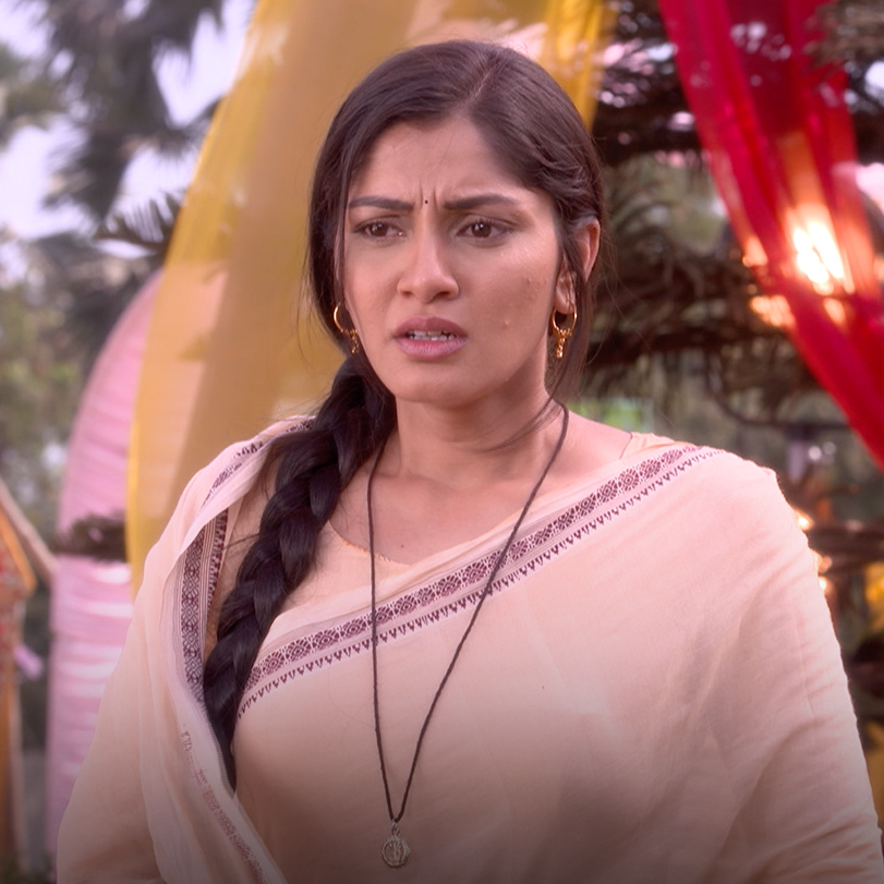 Ranveer reveals the truth to Suman, and Sindora got evil plans to help