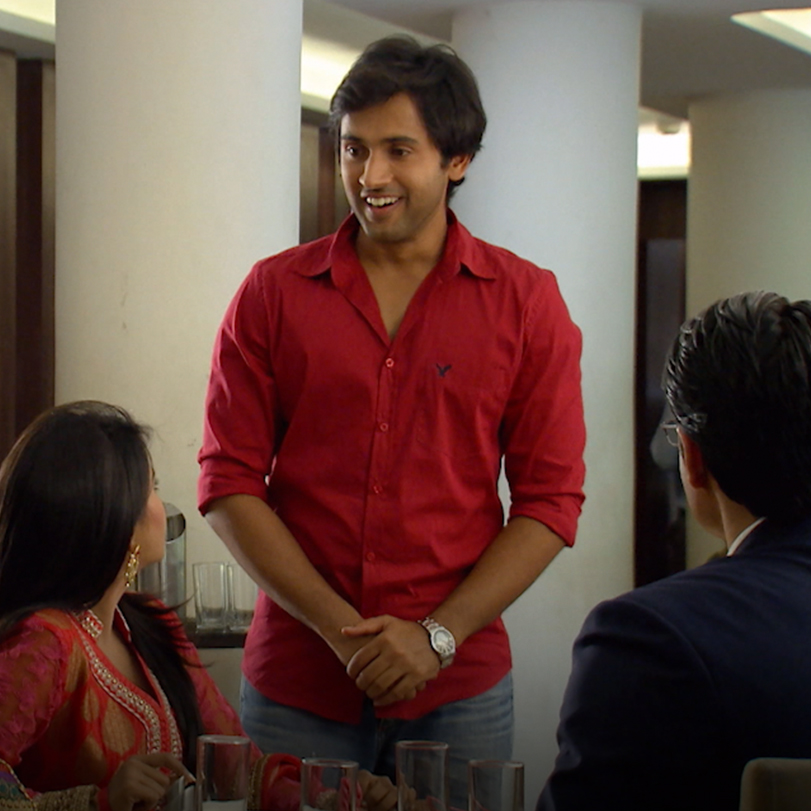 سوكيت يكشف مخطط أكشي ويقرر كشفهما أمام العائلة، ماذا سيفعلان راج وأفني