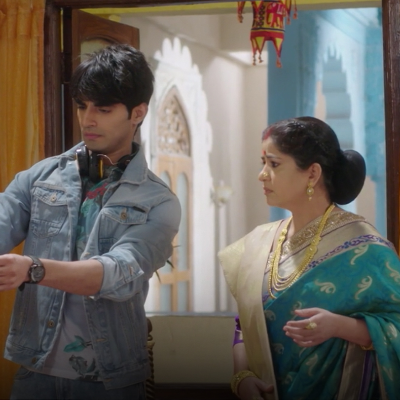 Does Sahil's aunt live with him and force him to return home?!