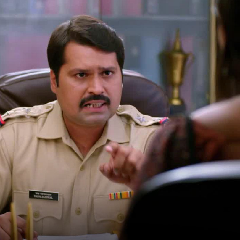 Will the officer help Lakshmose to find her missing sister?