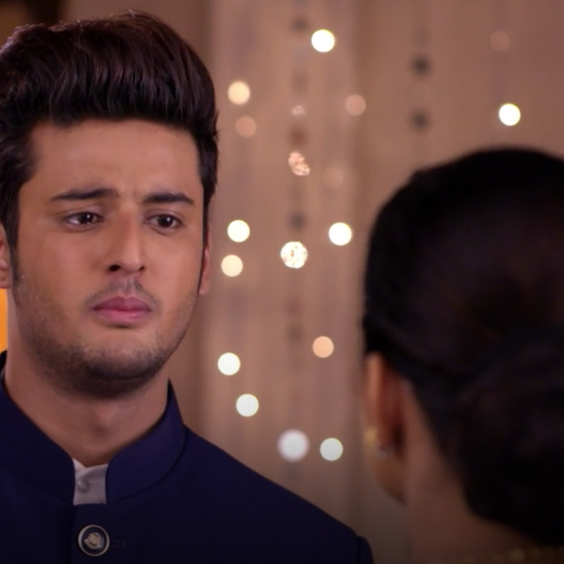 After Kalyani plans to marry Abarv, he shocks her with a strange reque