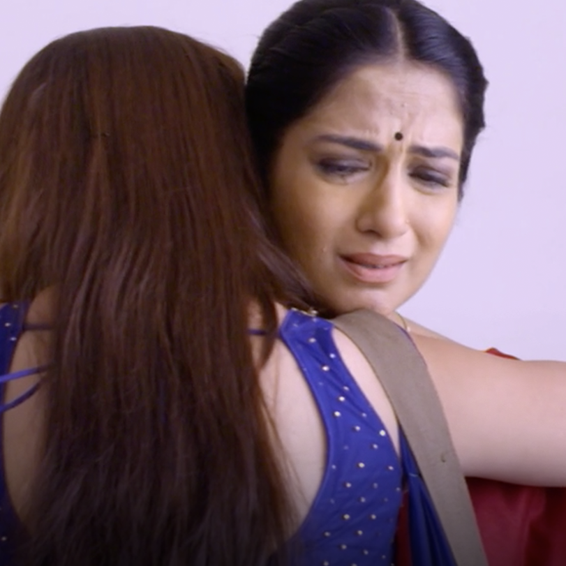 After Anupria fails the exam due to her sacrifice for Kalyani, Kalyani