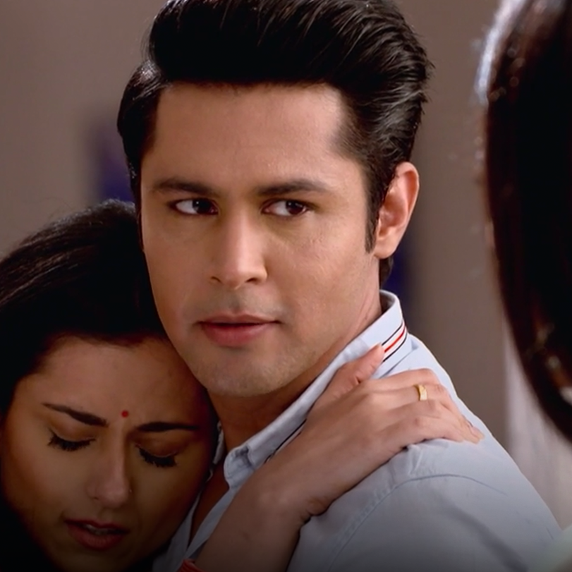 Although Janevi loves Aditya, she helps Nisha feel better and ignore h