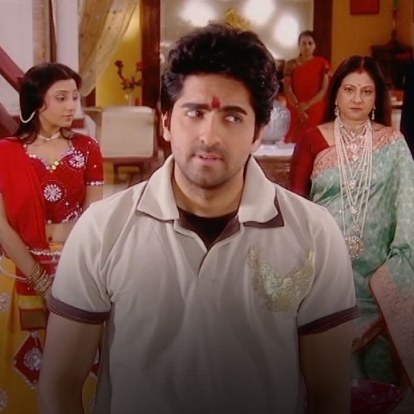Priyam relays her sadness to Arjun over Preem’s absence.  Namrata cont