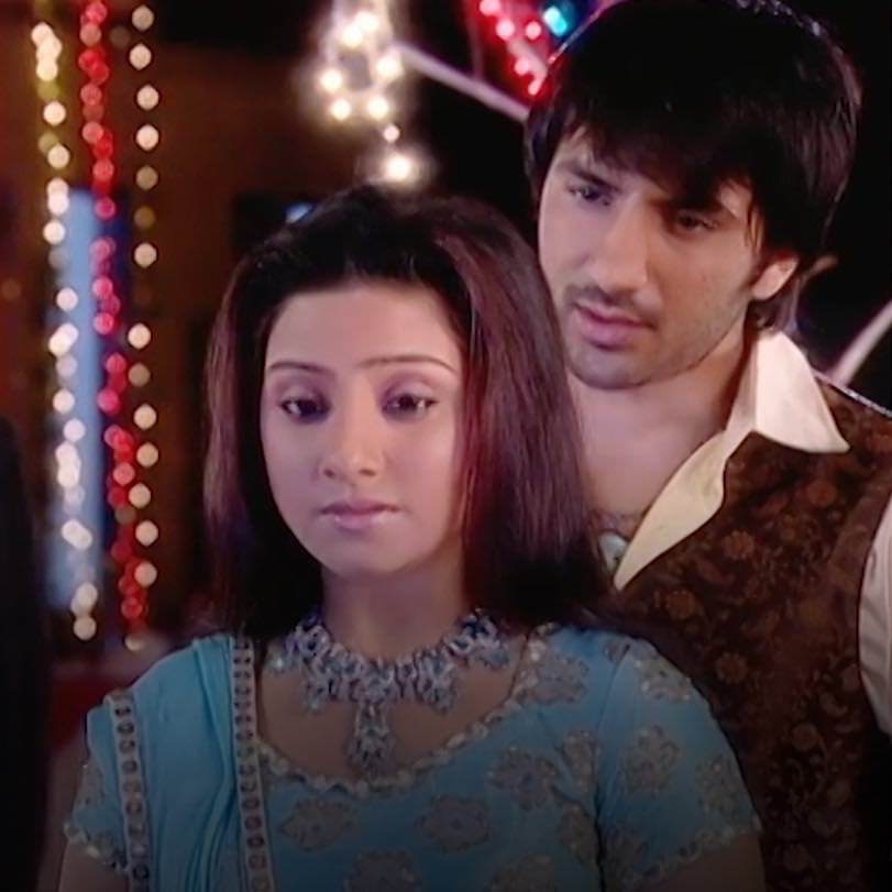 Suman tells Arjun that Preem is blackmailing her. Arjun vows to reveal