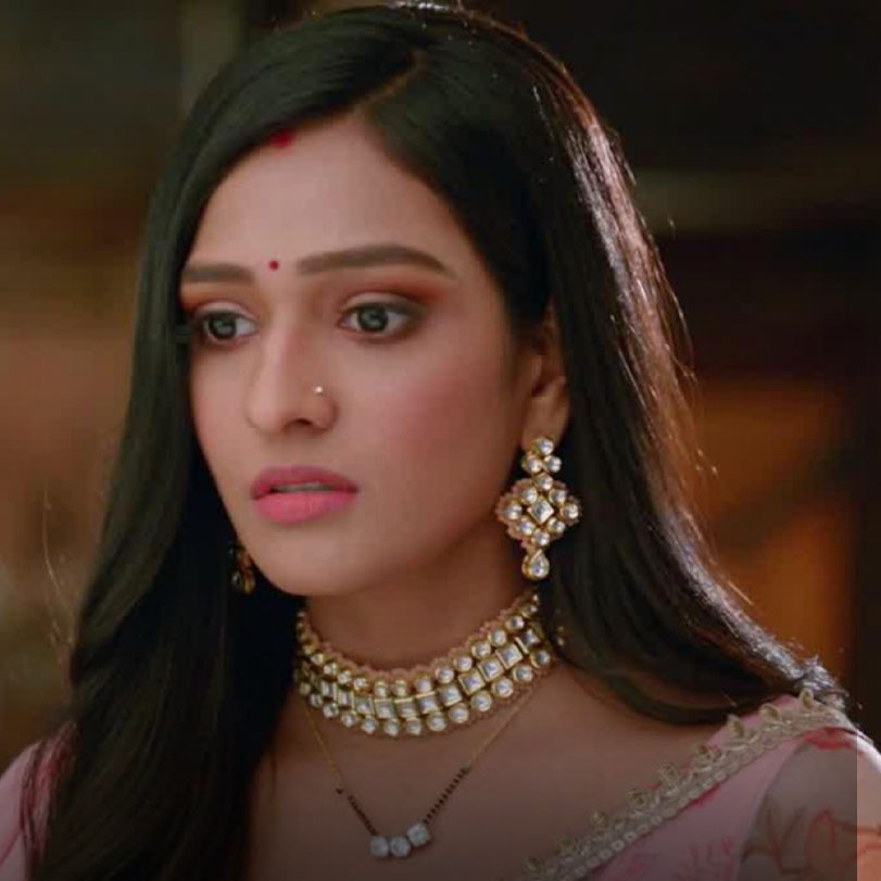 Malishka is jealous of Lakshmi because of the romantic dinner and Rish